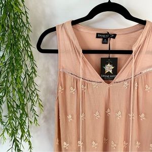 Living Doll Los Angeles Top Women’s Sleeveless Lace Size M